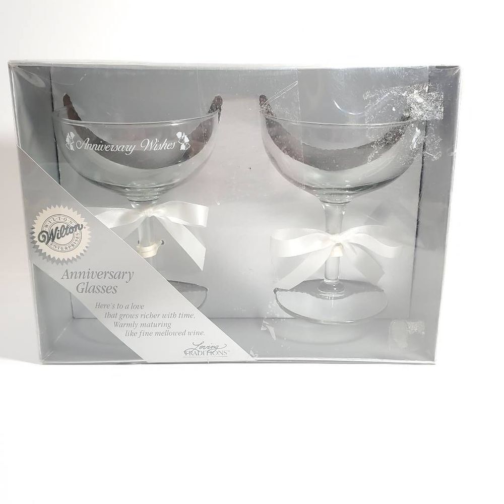 Wilton 1988 Happy Anniversary Champagne Glass set